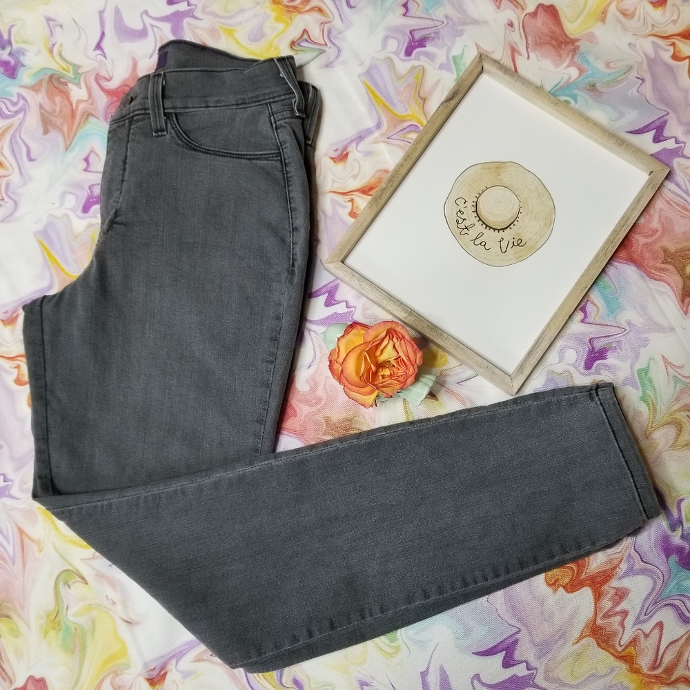 NYDJ Gray Wash Size 6
